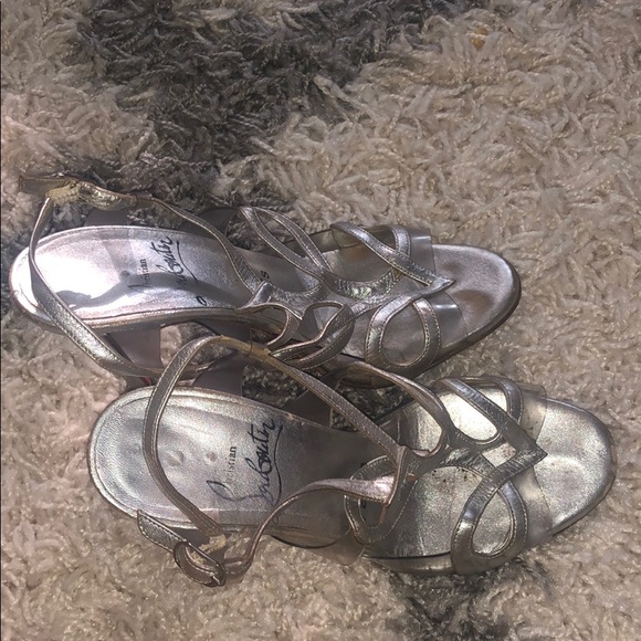 CHRISTIAN LOUBOUTIN Silver Heels - Picture 5 of 13